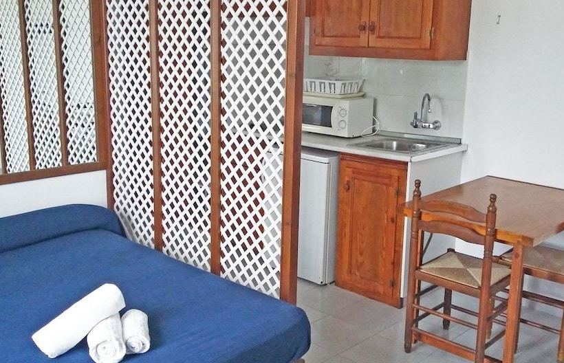 Estel Blanc Apartaments Adults Only