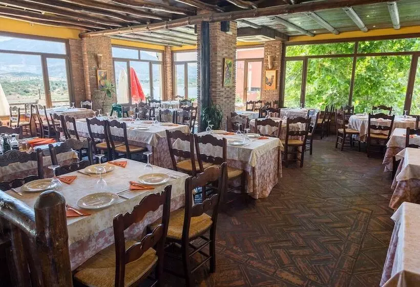 ホテル Camping Rural Presa La Vinuela