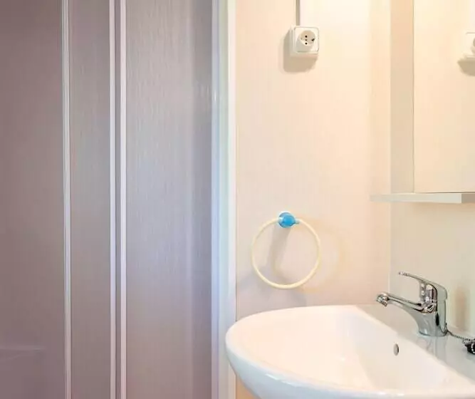 ホテル Camping Rural Presa La Vinuela