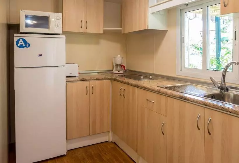 ホテル Camping Rural Presa La Vinuela