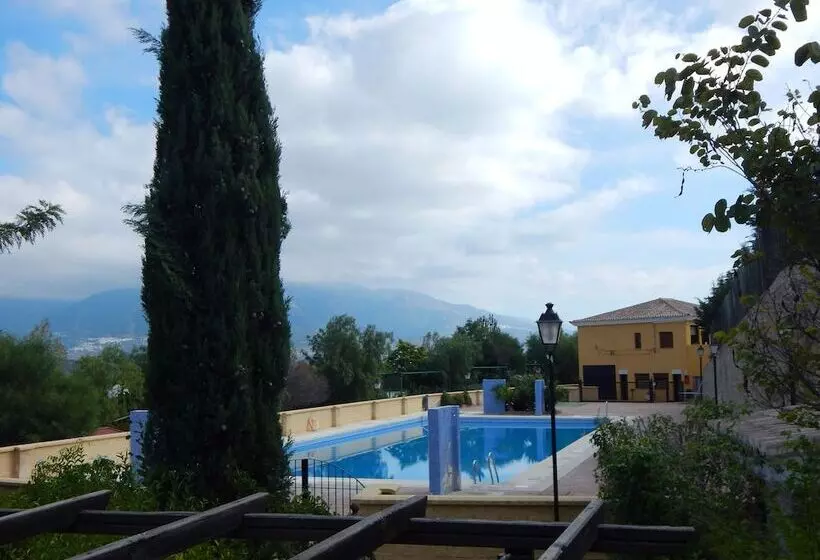 ホテル Camping Rural Presa La Vinuela