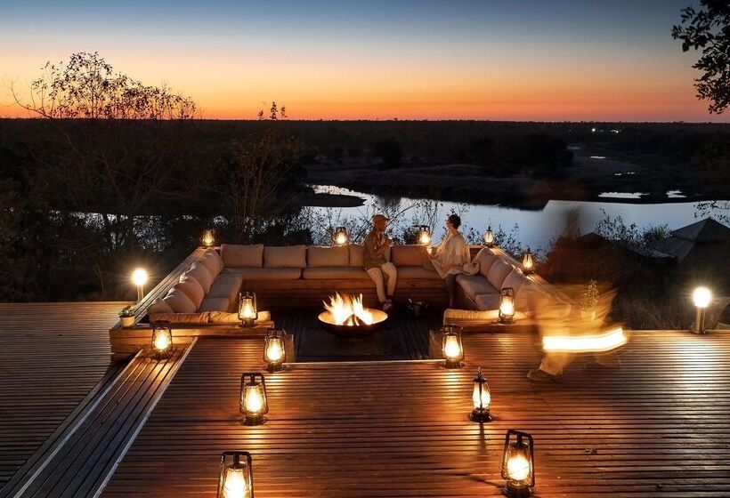 בית מלון כפרי Simbavati Hilltop Lodge