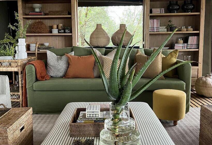 בית מלון כפרי Simbavati Hilltop Lodge