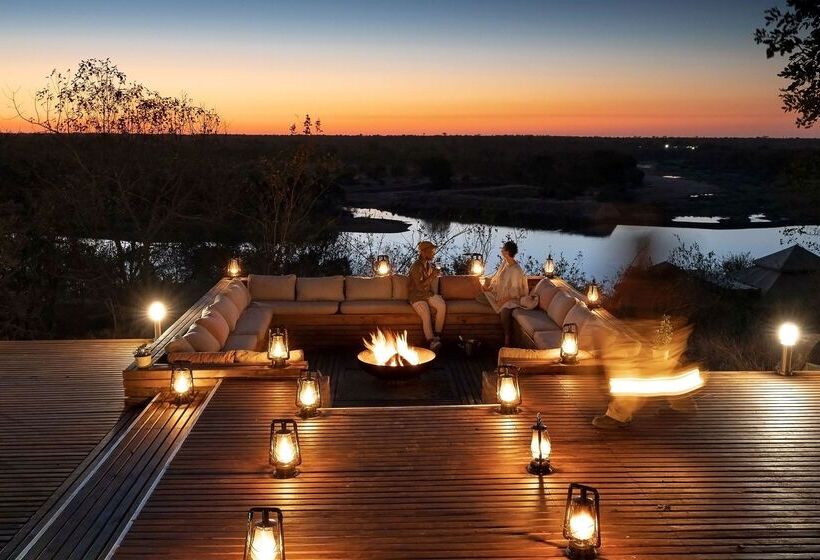 בית מלון כפרי Simbavati Hilltop Lodge