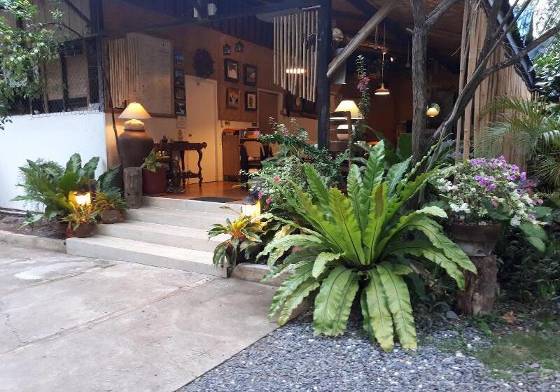 La Vida Hostel Samal Island