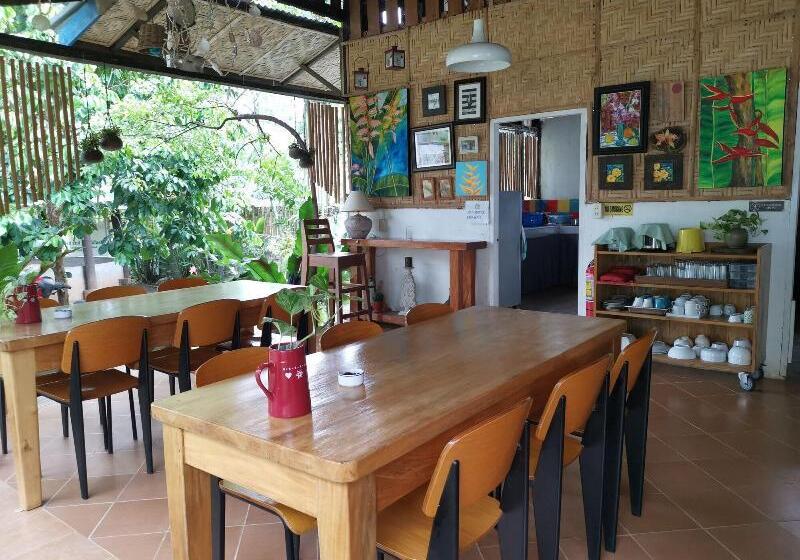 La Vida Hostel Samal Island