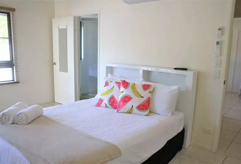 Magnetic Sunsets Resort