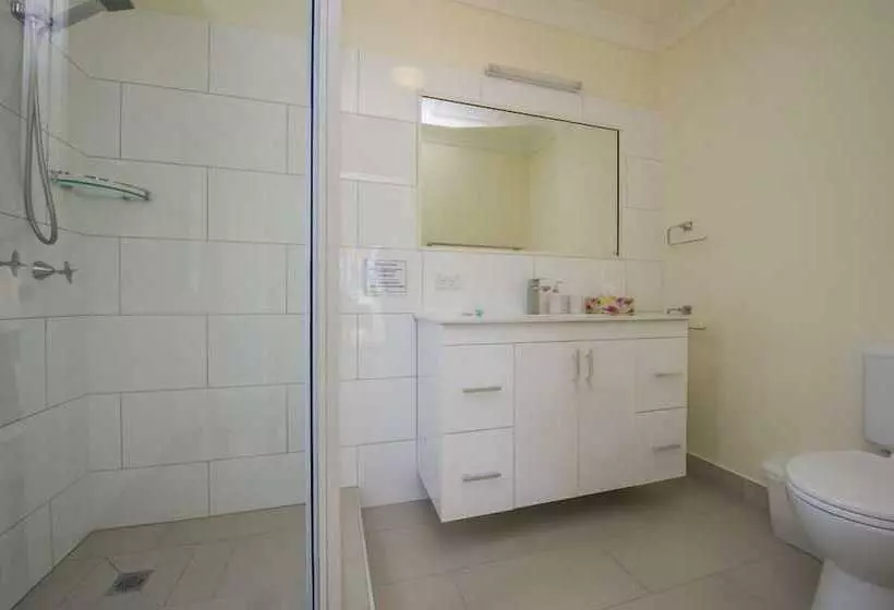 Magnetic Sunsets Resort