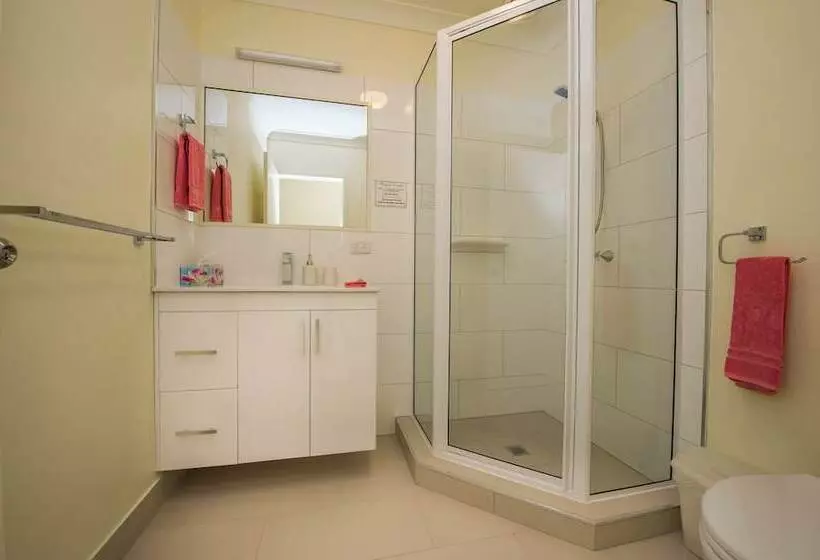 Magnetic Sunsets Resort