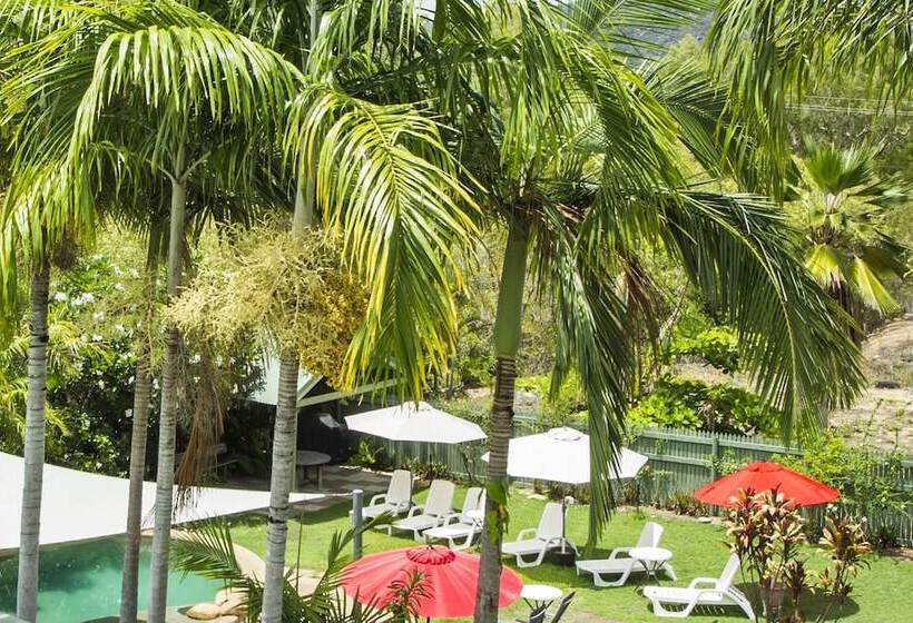 Magnetic Sunsets Resort