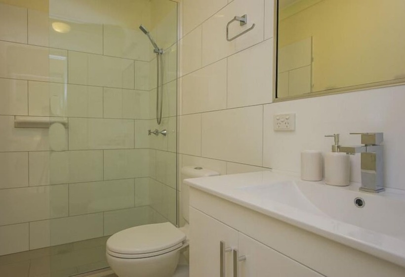 Magnetic Sunsets Resort