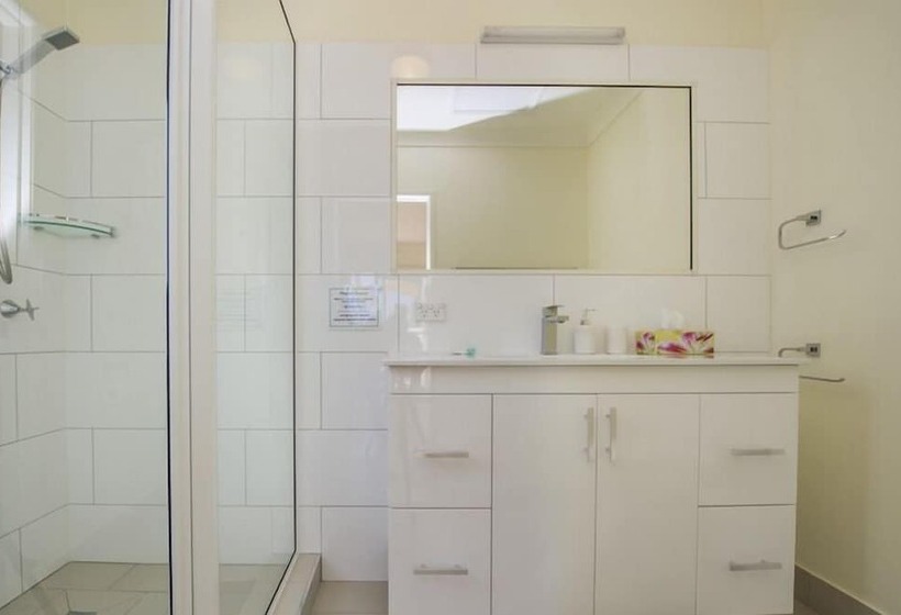 Magnetic Sunsets Resort