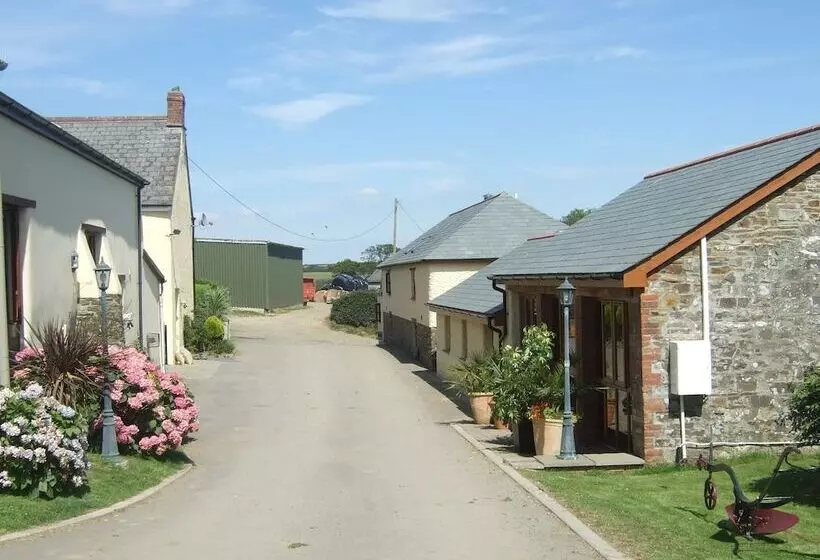 Frankaborough Farm Holiday Cottages