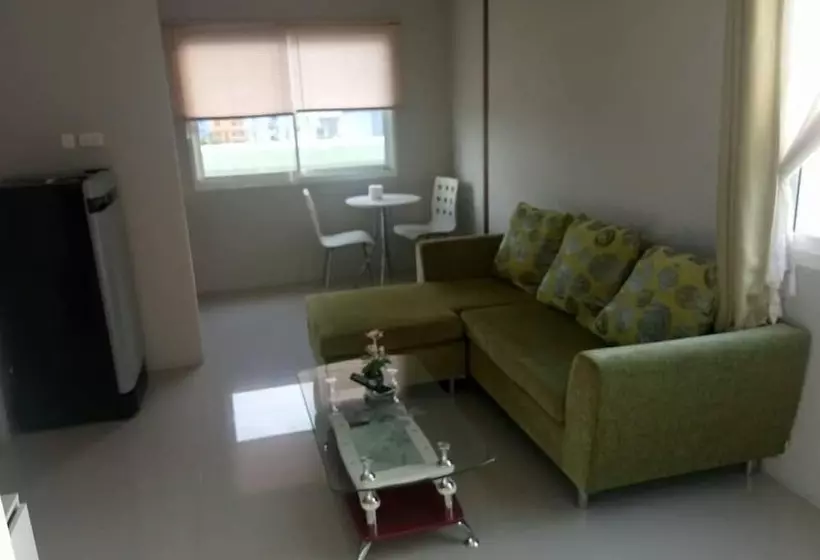 ホテル Ananya Residence