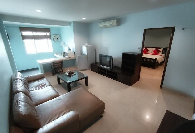 ホテル Ananya Residence