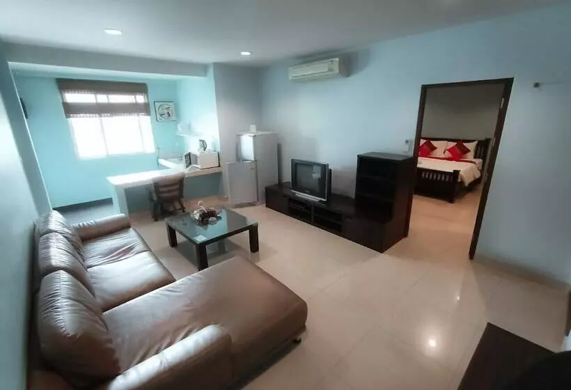 ホテル Ananya Residence