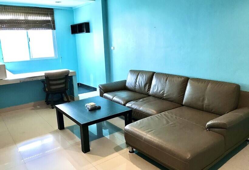 ホテル Ananya Residence