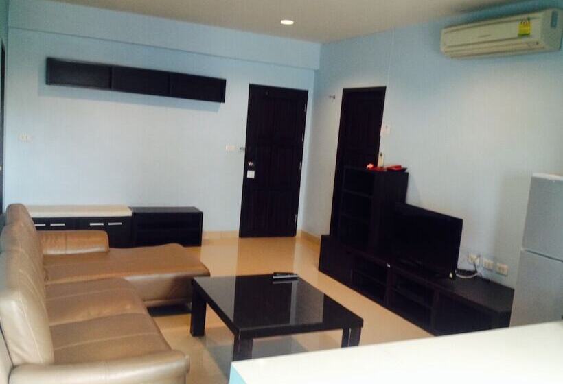 ホテル Ananya Residence