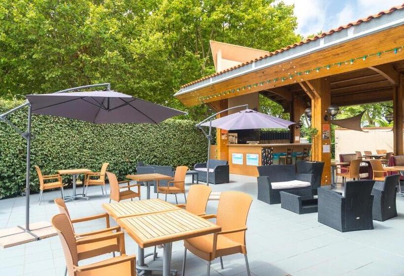 هتل Azureva Saint Cyprien