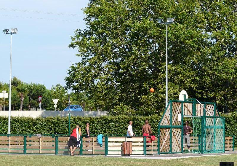 هتل Azureva Saint Cyprien