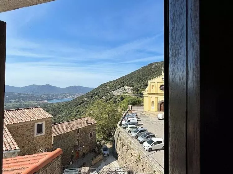 Hotelli Hôtel Restaurant U Santa Maria