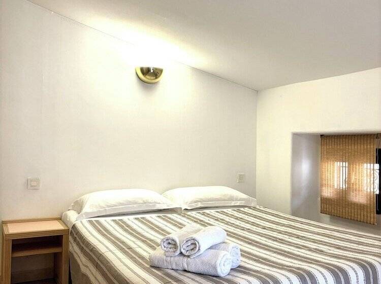 ホテル Hôtel Restaurant U Santa Maria