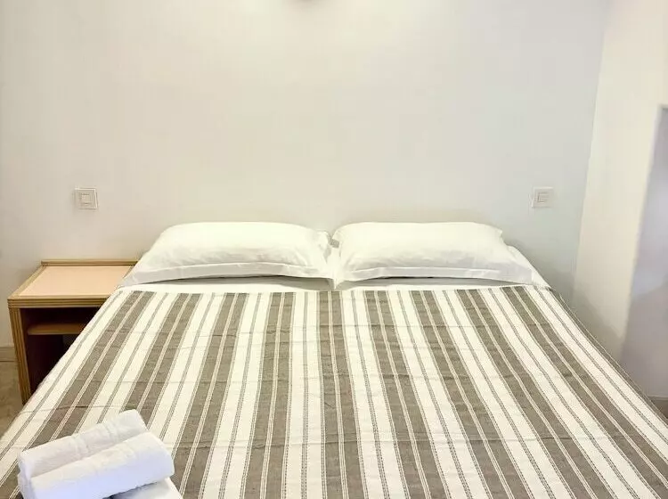 Hotelli Hôtel Restaurant U Santa Maria