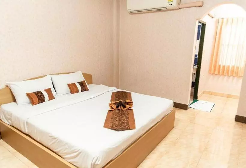 ホテル P.n. Gold Resort