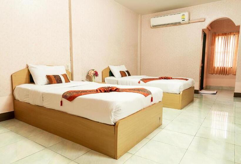 酒店 P.n. Gold Resort