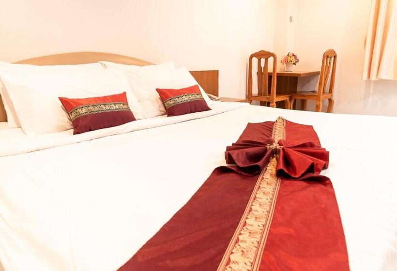 酒店 P.n. Gold Resort