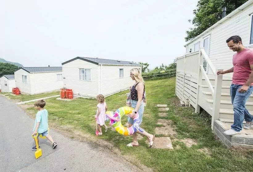 هتل Sandaway Holiday Park