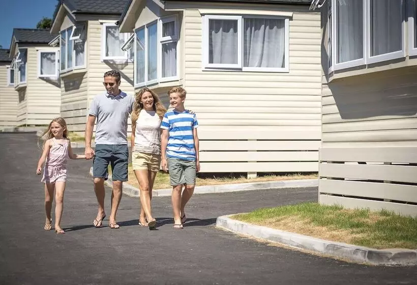 هتل Sandaway Holiday Park