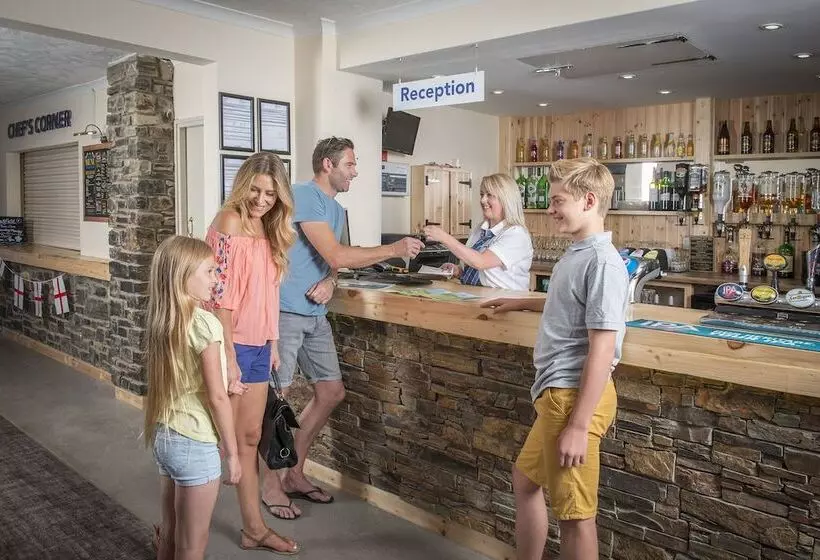 هتل Sandaway Holiday Park