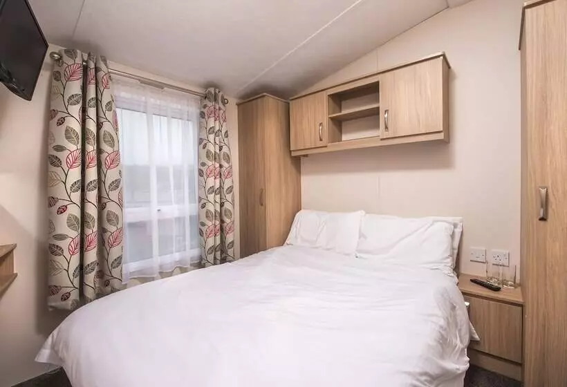 هتل Sandaway Holiday Park