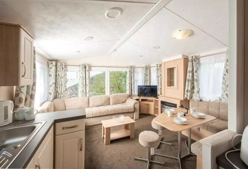 هتل Sandaway Holiday Park