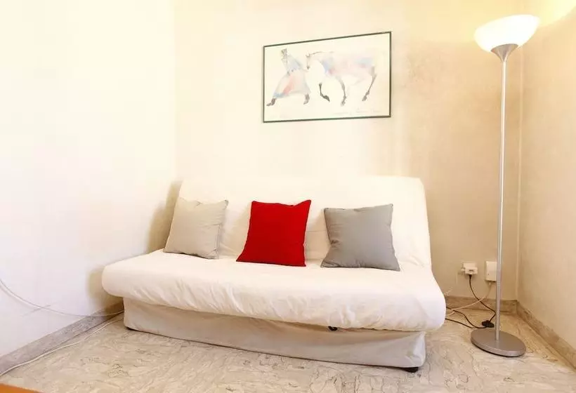 Large Studio Dowtown In Nice Near Tramway