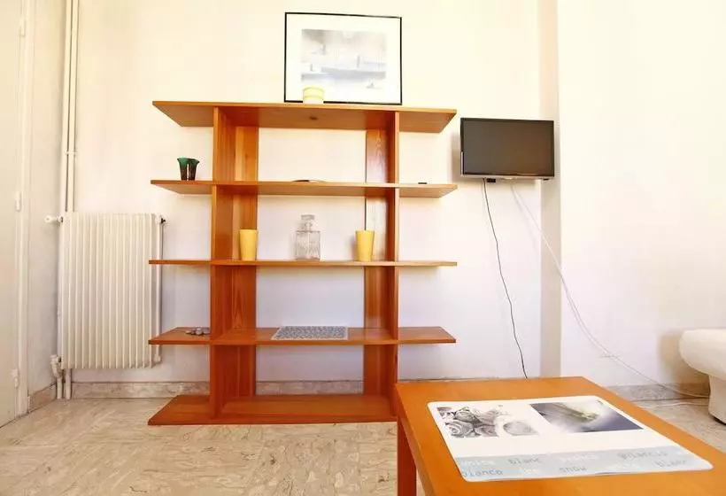 Large Studio Dowtown In Nice Near Tramway