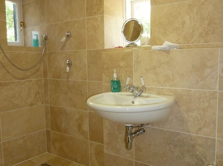 The Old Vicarage B&b