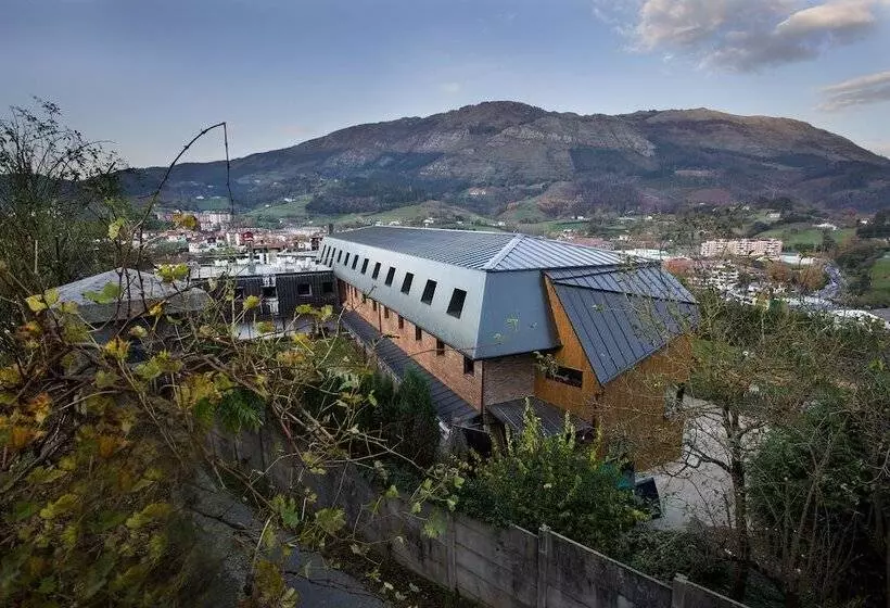 Abaraxka Hostel Disfruta La Vía Verde Del Urola Hasta La Playa   Naturaleza Montañas Y Riqueza Cultu