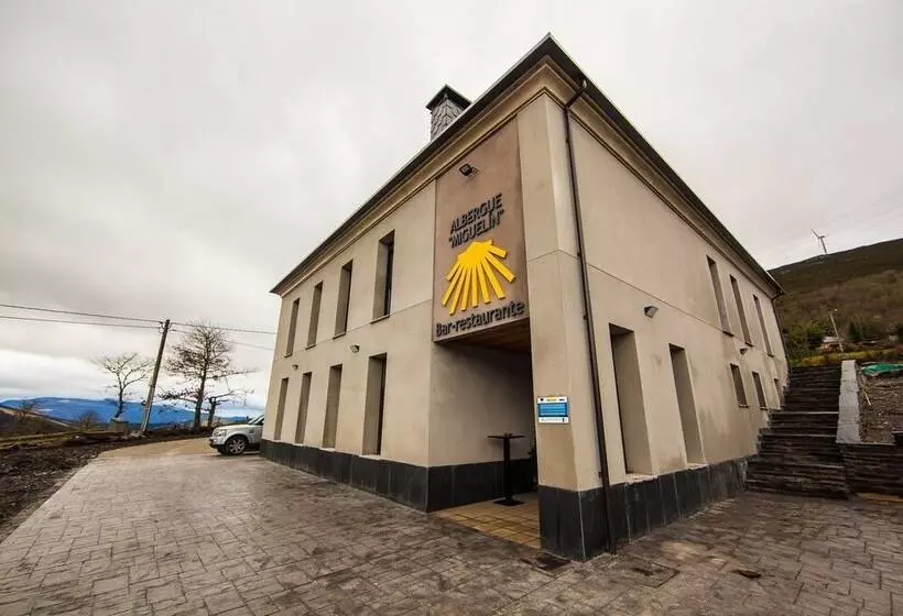 Albergue Miguelín   Hostel