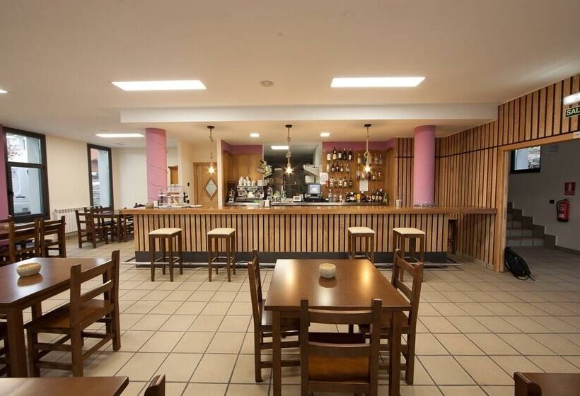 Albergue Miguelín Hostel