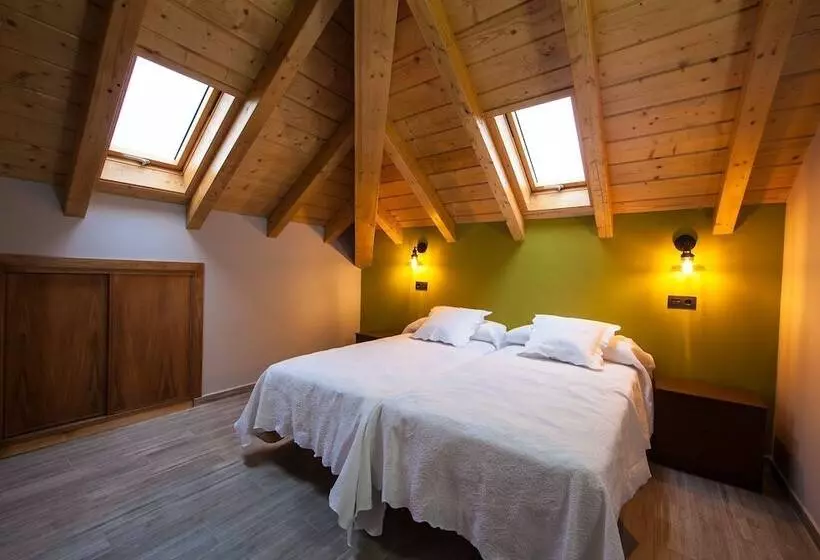 Albergue Miguelín   Hostel