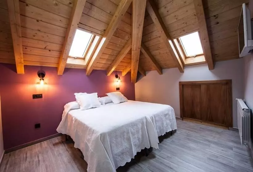 Albergue Miguelín   Hostel