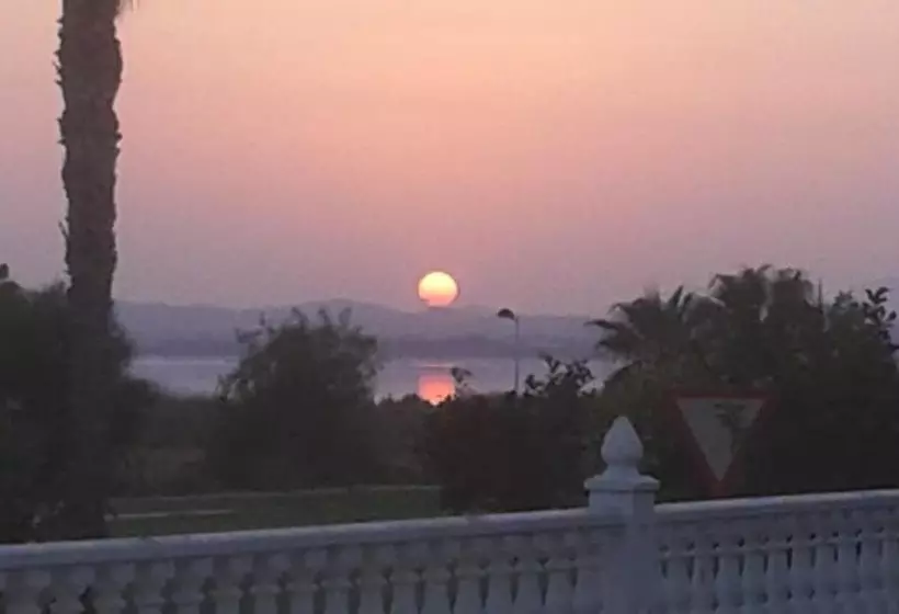 تختخواب و صبحانه Casa Frente Al Lago Rosa