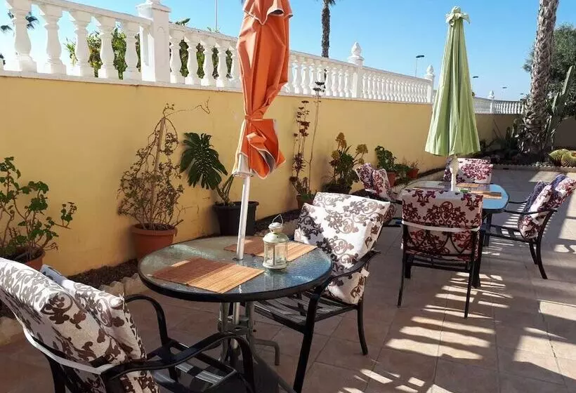 تختخواب و صبحانه Casa Frente Al Lago Rosa