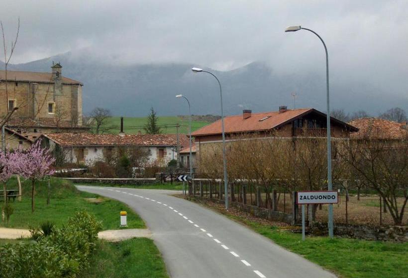 Casa Rural Eikolara Landetxea