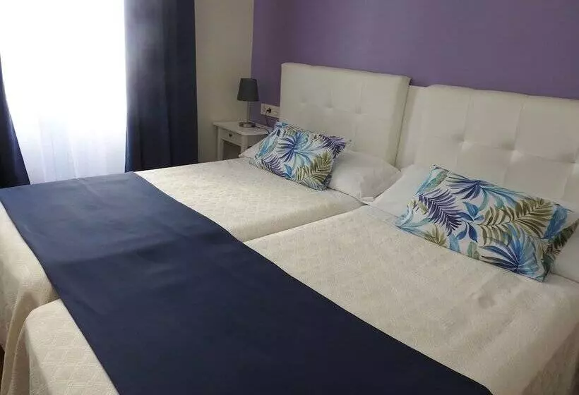 مسافرخانه Habitaciones Amelia