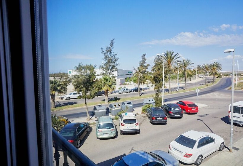 簡易ホテル H. Sutton Cabo De Gata