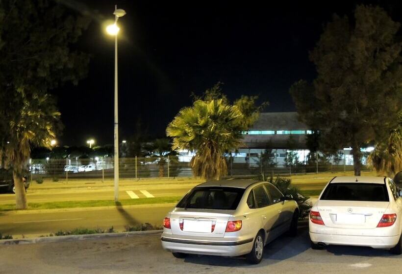 簡易ホテル H. Sutton Cabo De Gata