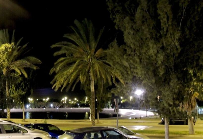 簡易ホテル H. Sutton Cabo De Gata